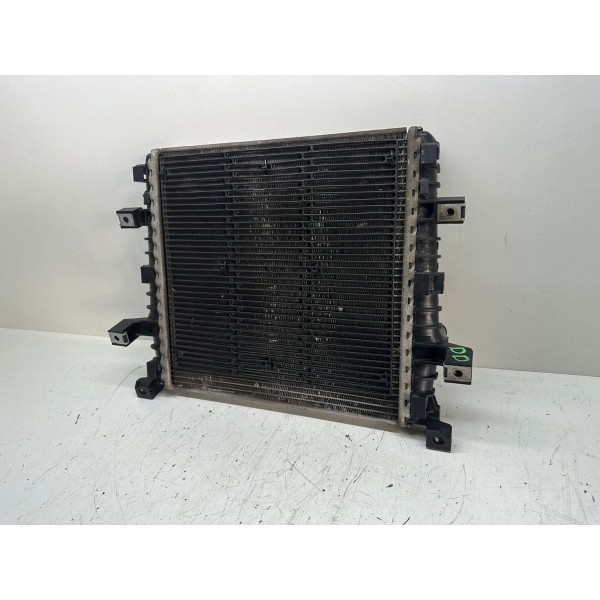 Radiador De Agua Auxiliar Direito Audi Q7 2012 7l8121212a