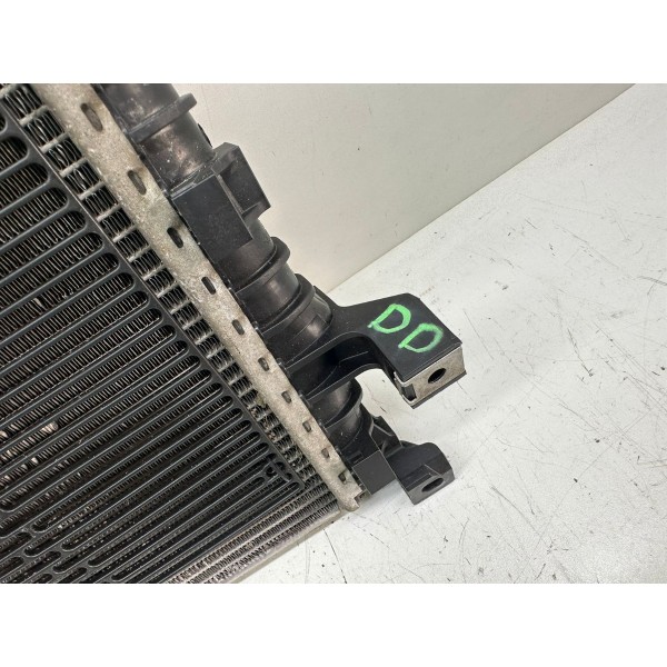 Radiador De Agua Auxiliar Direito Audi Q7 2012 7l8121212a