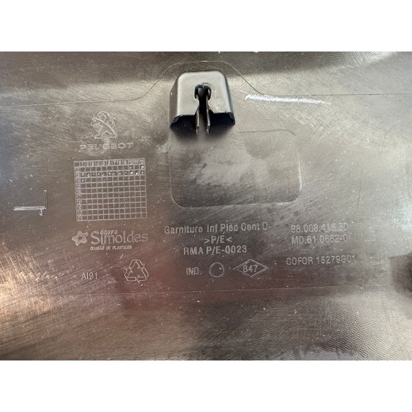 Acabamento Coluna Lado Direito Inferior Peugeot 208 2014