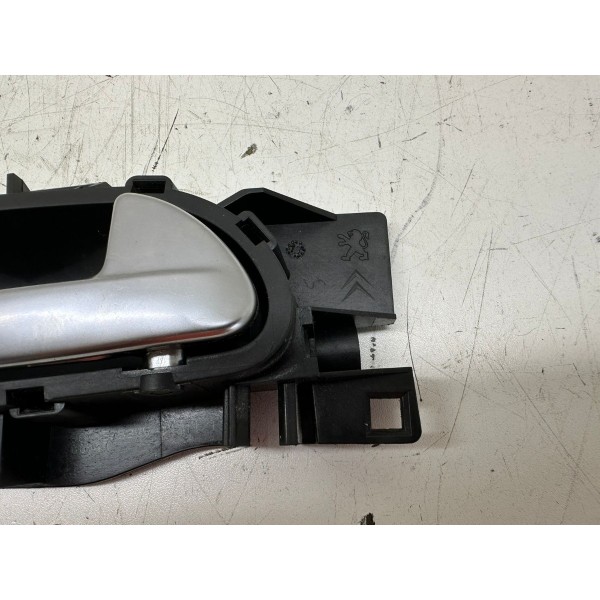 Maçaneta Interna Dianteira Direita Peugeot 208 2014 4435 Dianteira