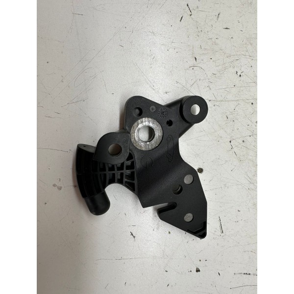 Trava Do Banco Traseiro Esquerdo Peugeot 208 2014 4422