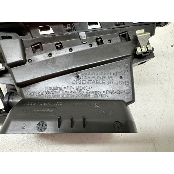 Difusor De Ar Dianteiro Esquerdo Peugeot 208 2014 4407