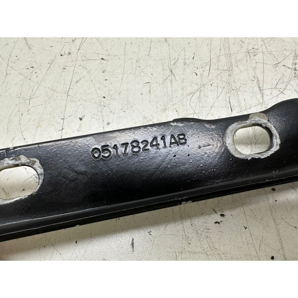 Dobradiça Dianteira Esquerda Dodge Journey 2013 4294