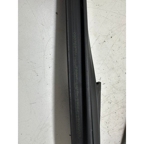 Borracha Do Vidro Dianteiro Direito Dodge Journey 2013 4207