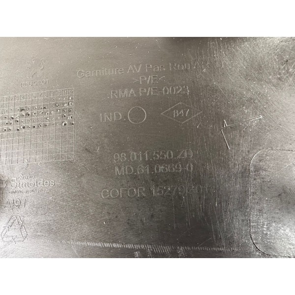 Soleira Porta Traseira Direita Peugeot 208 2017 98011550zd Preto