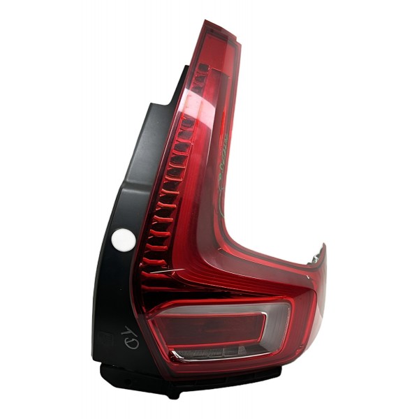 Lanterna ( Tras. Direita ) Com Detalhe - Volvo Xc40 Rec 2022 Direito/passageiro Vermelho