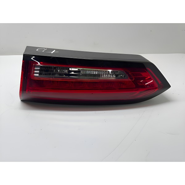 Lanterna Tampa Traseira Direita Fiat Cronos 2022 Direito Ver Direito Vermelho