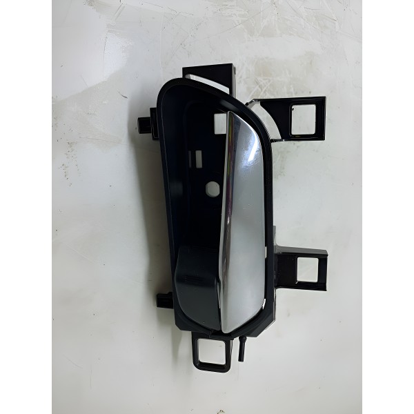 Maçaneta Interna Nissan Kicks Exclusive Diant Esq 2022 Dian Dianteira/traseira