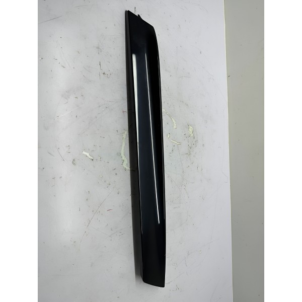 Acabamento Esquerdo Tampa Traseira Audi Q3 2014 4741