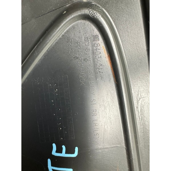 Moldura Traseira Esquerda Cruze Lt 2017 3565 84034202