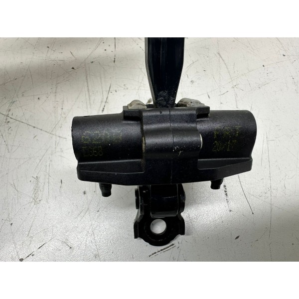 Limitador Da Porta Traseira Direita Cruze Lt 2017 3542