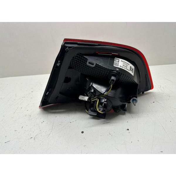 Lanterna Tampa Traseira Esquerda Cruze Lt 2017 84258208