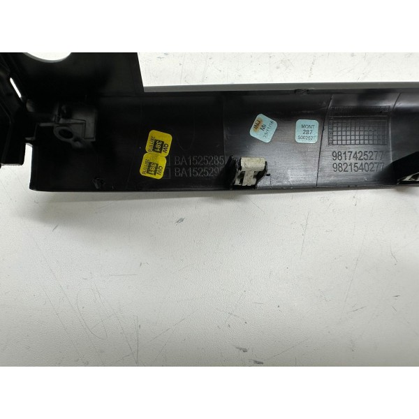 Moldura Painel Multimídia Peugeot 208 2017 9817425277 5239 Preto