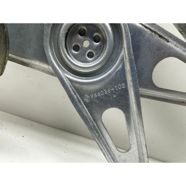 Maquina De Vidro Dianteira Direita Fluence 2013 3387