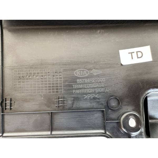 Acabamento Porta Malas Esquerdo Kia Optima 2013 857842t000