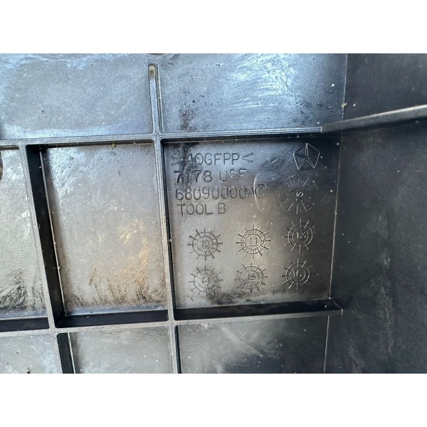 Suporte Da Bateria Dodge Ram 2500 2012 C/ Detalhes