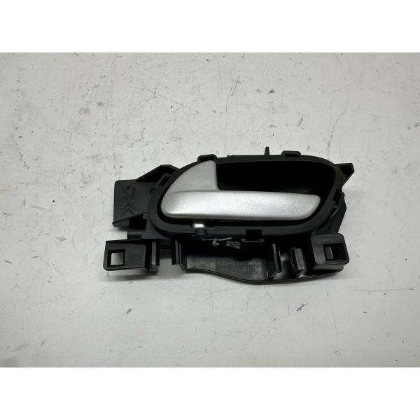 Maçaneta Interna Tras/esquerda Peugeot 208 2017 303966 5200 Traseira