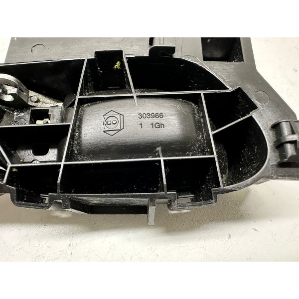 Maçaneta Interna Tras/esquerda Peugeot 208 2017 303966 5200 Traseira