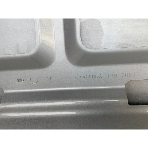 Tampa Traseira Audi Q7 3.0 V6 2012 4l0823155a - Sem Detalhes Prateado