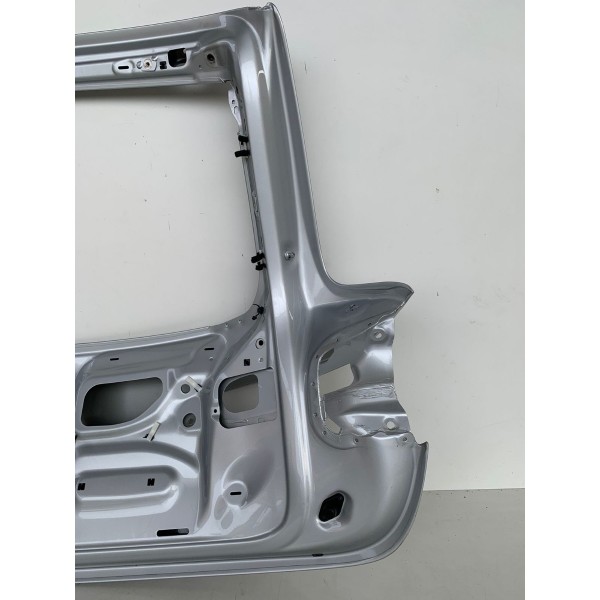 Tampa Traseira Audi Q7 3.0 V6 2012 4l0823155a - Sem Detalhes Prateado