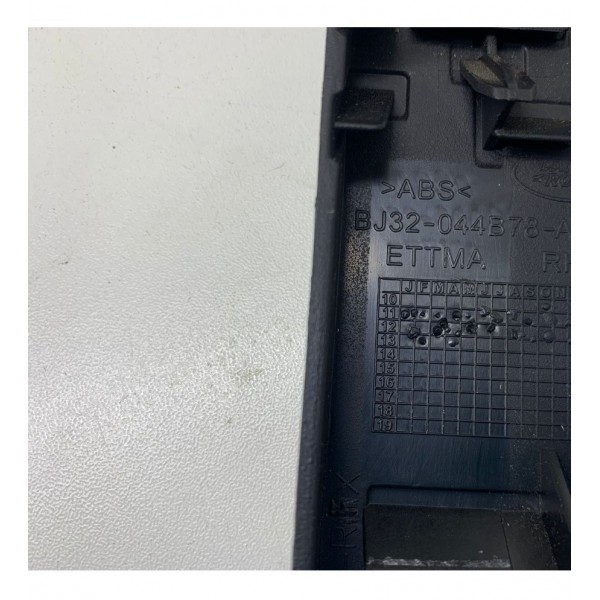 Acabamento Direito Painel Evoque 2013 Bj32044b78 2249