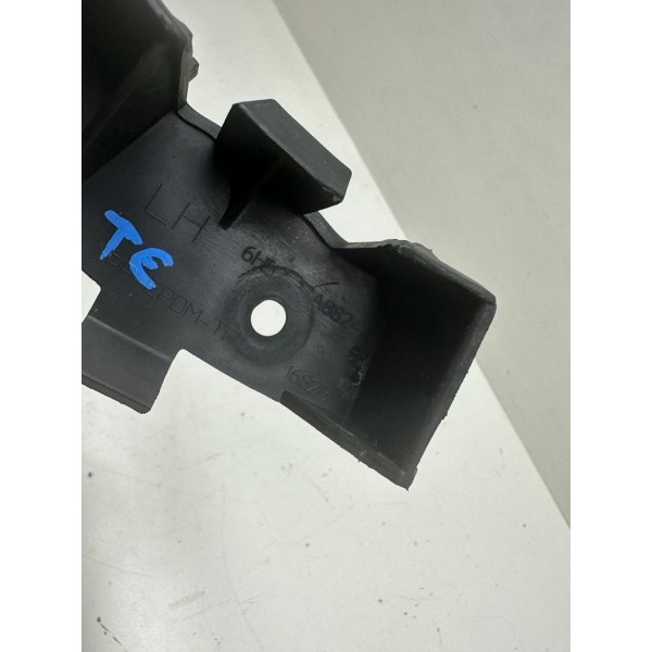 Guia Do Para-choque Tras. Esq. Freelander 2010 2218