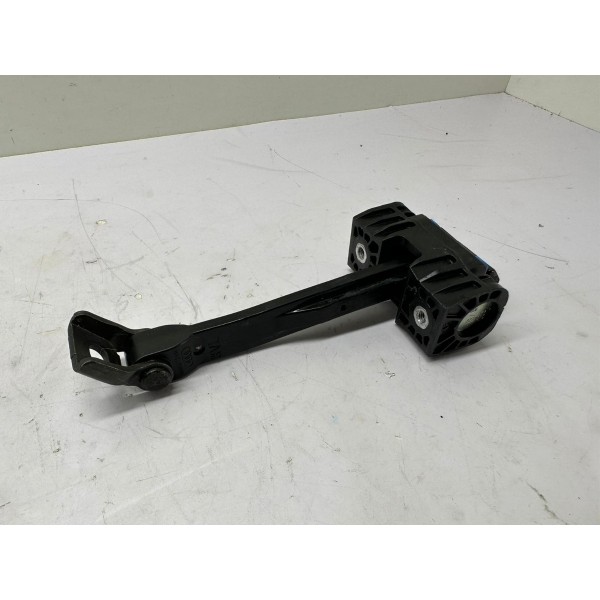 Limitador Porta Dianteira Esquerda Audi Q3 2014 5081