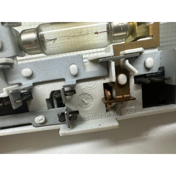 Luz De Teto Central Freelander 2010 3s7a13k767 2122