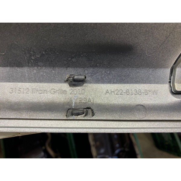 Grade Frontal Land Rover Discovery 4 2013 Prata