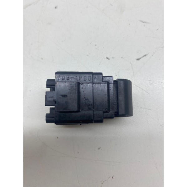 Botão Do Vidro Traseiro Direito Hilux 2011 1972