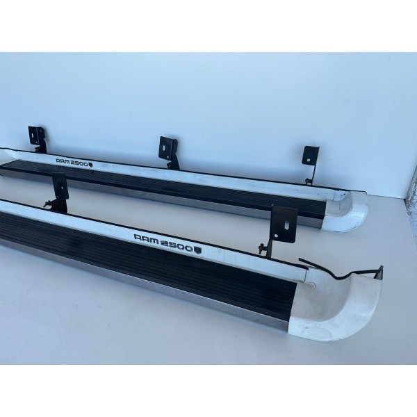 Par Estribo Lateral Dodge Ram 2500 2012