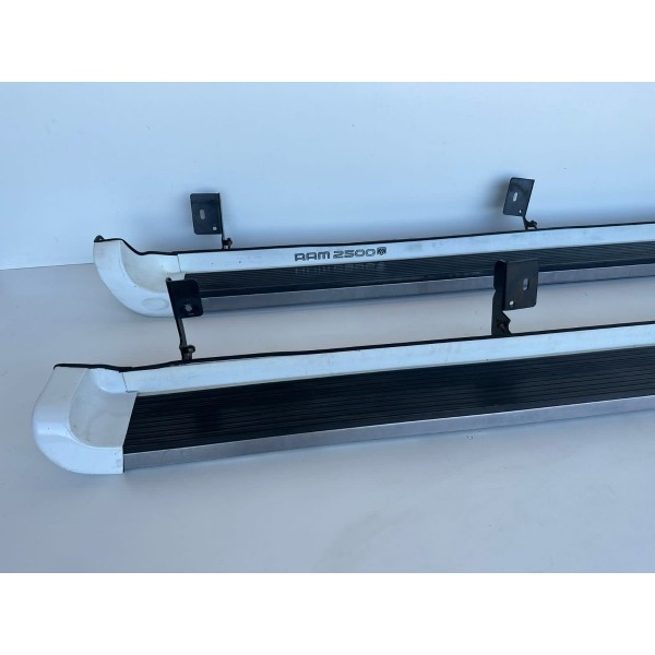 Par Estribo Lateral Dodge Ram 2500 2012