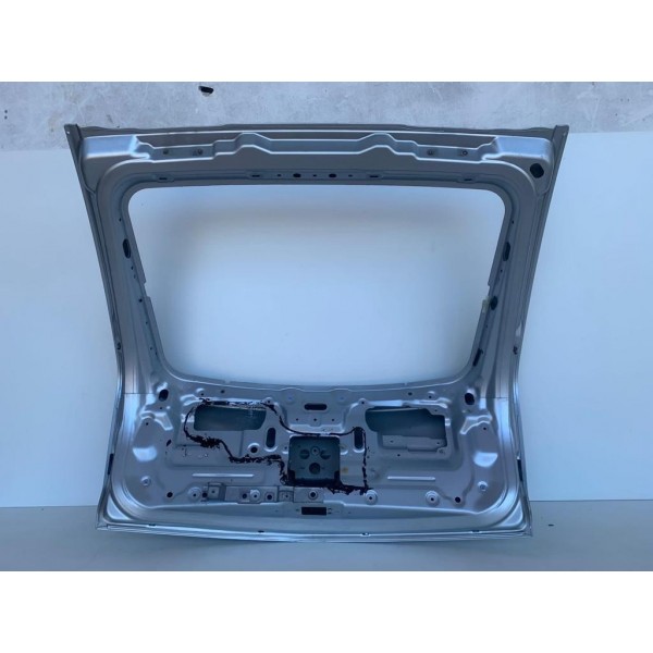 Tampa Traseira Ssangyong Actyon 2010 Prateado