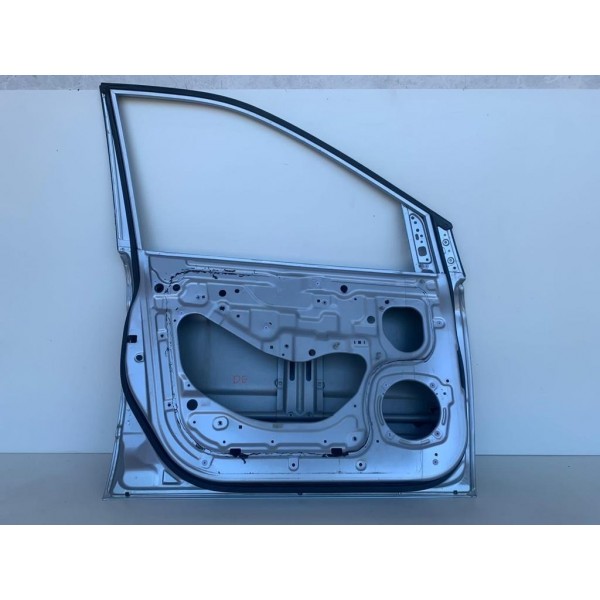 Porta Dianteira Esquerda Ssangyong Actyon 2010 Lisa Dianteira Esquerda Prateado