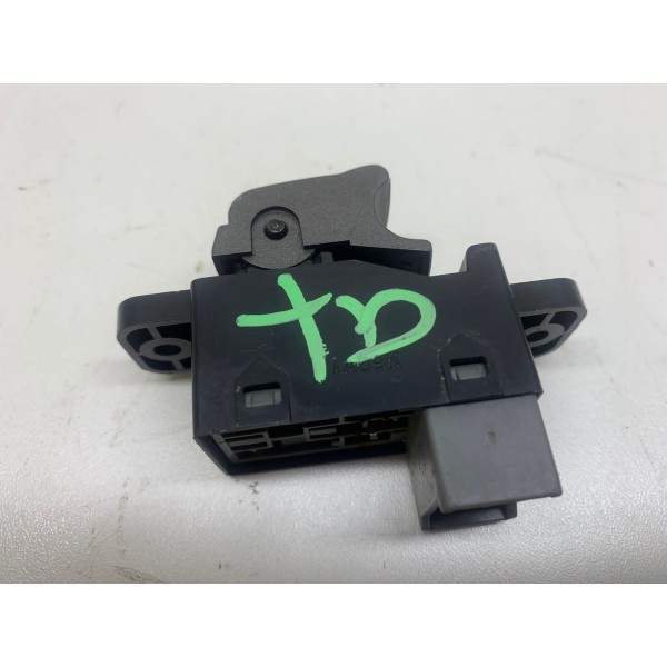 Botão Comando Vidro Tras. Direito Ssangyong Actyon 2010 1136