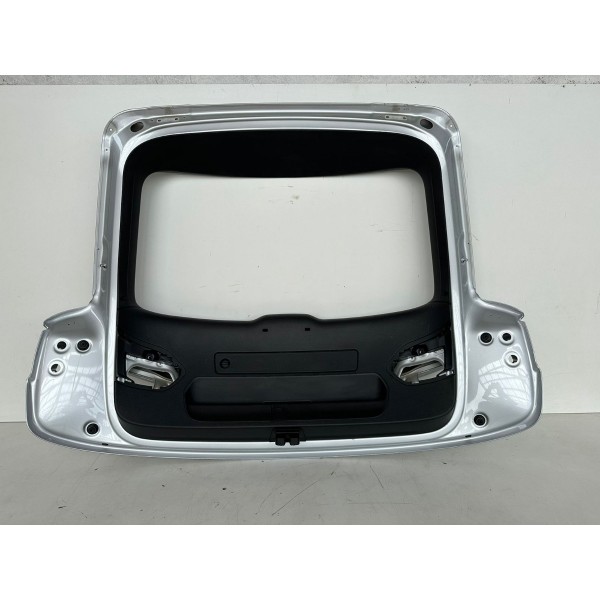 Tampa Traseira Audi Q3 2014 Sem Detalhes Prateado