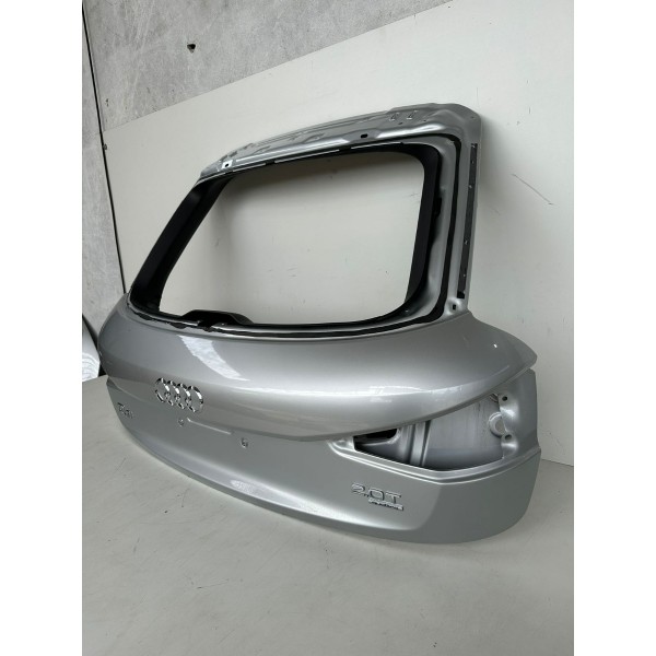 Tampa Traseira Audi Q3 2014 Sem Detalhes Prateado