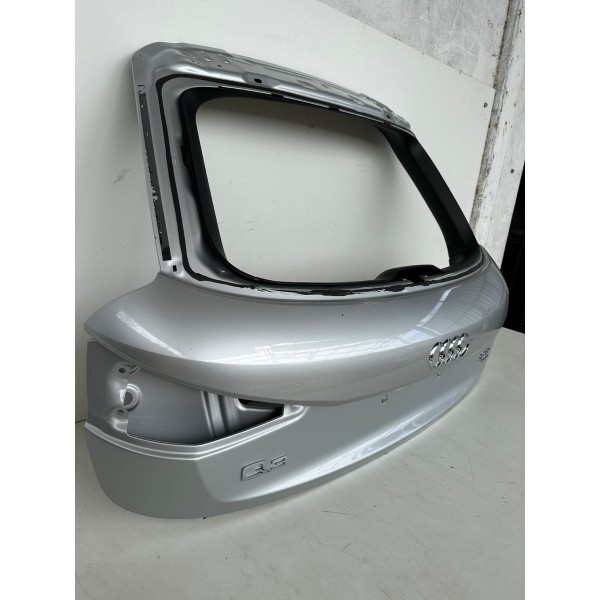 Tampa Traseira Audi Q3 2014 Sem Detalhes Prateado