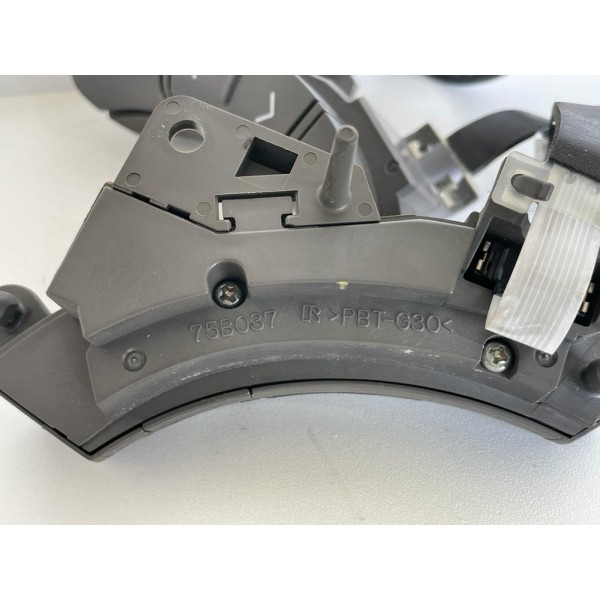 Par Comando Do Som Toyota Hilux 2011 Original 460