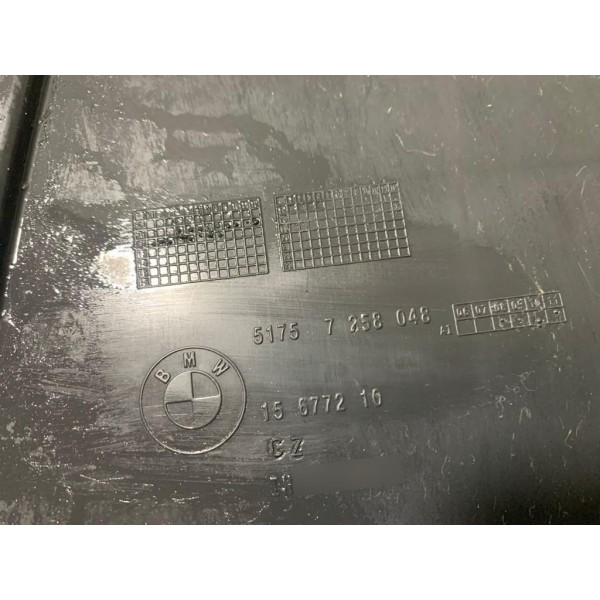 Acabamento Para Choque Traseiro Direito Bmw 320i 2013