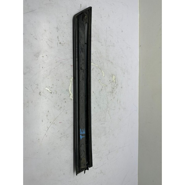 Acabamento Esquerdo Tampa Traseira Audi Q3 2014 4741