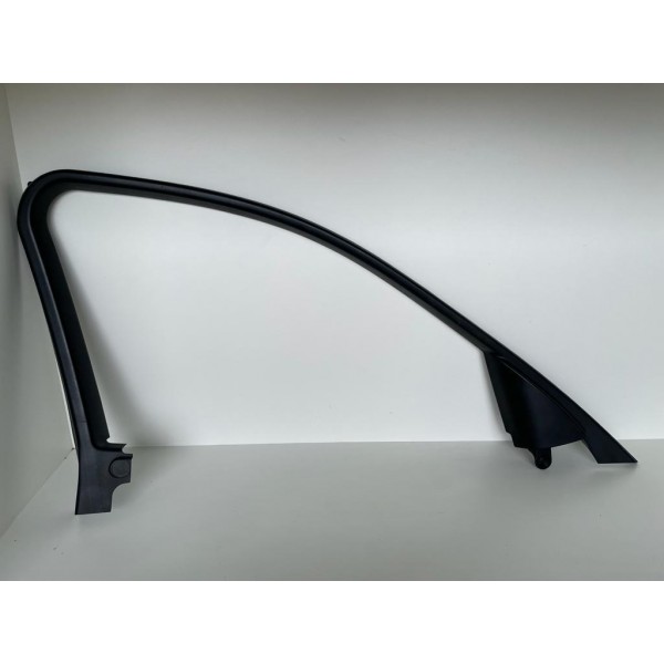 Acabamento Interno Moldura Vidro Dianteira Esq.bmw 320i 2013