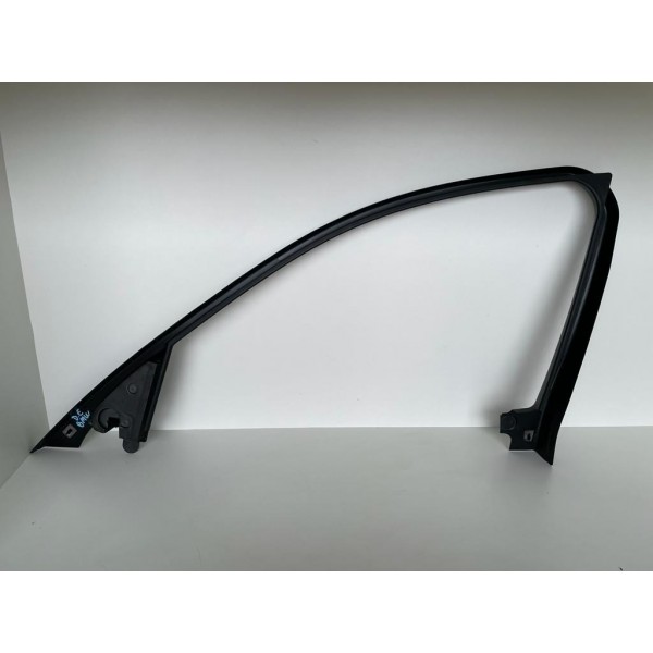 Acabamento Interno Moldura Vidro Dianteira Esq.bmw 320i 2013