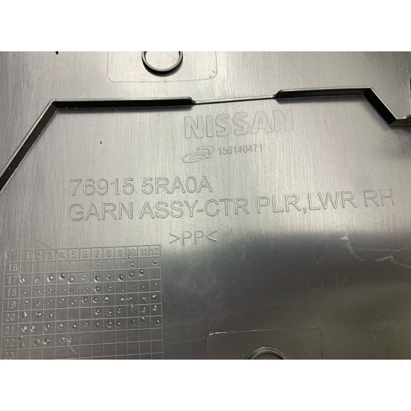 Acabamento Coluna Central L/dire Nissan Kicks Exclusive 2022