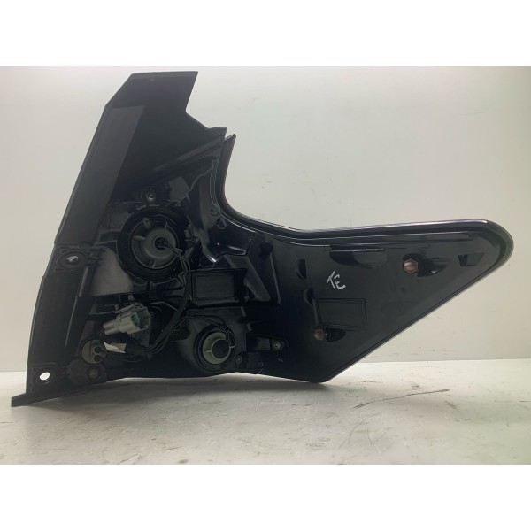 Lanterna Traseira Esquerda Nissan Kicks Exclusive 2022 Esquerdo Vermelho