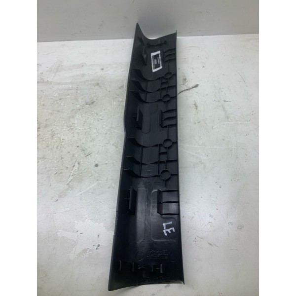 Soleira Porta Esquerda Nissan Kicks Exclusive 2022 Preto