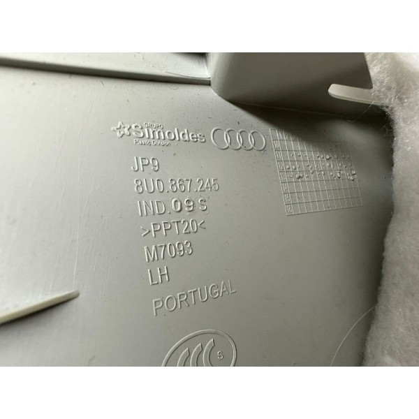 Acabamento Coluna Traseira Esquerda Audi Q3 2014 4691