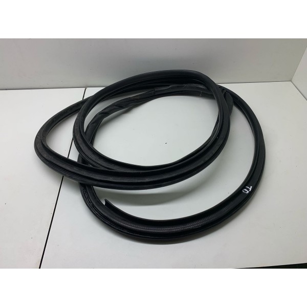 Borracha Porta Tras/direita Toyota Hilux Srx 2022