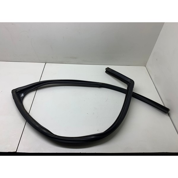 Borracha Vidro Tras/direito Ford Ka 2020 Preto