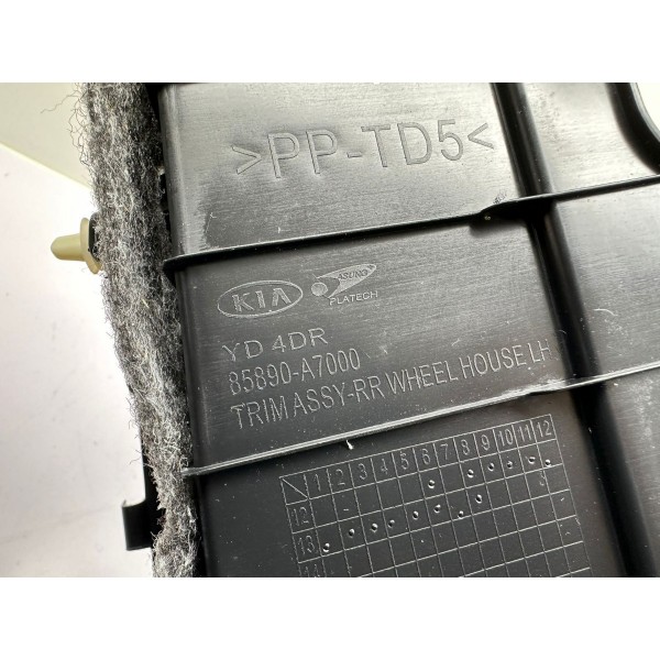 Acabamento Coluna Tras/esque Kia Cerato 2014 85890a7000